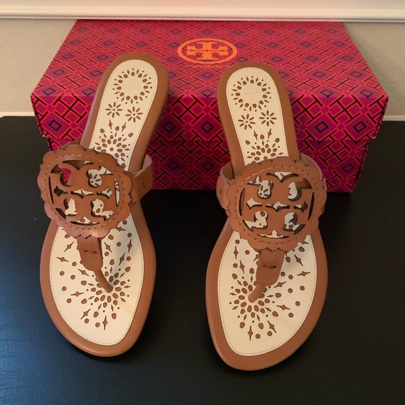Tory Burch Miller Scallop Sandal in tan - Picture 5 of 7